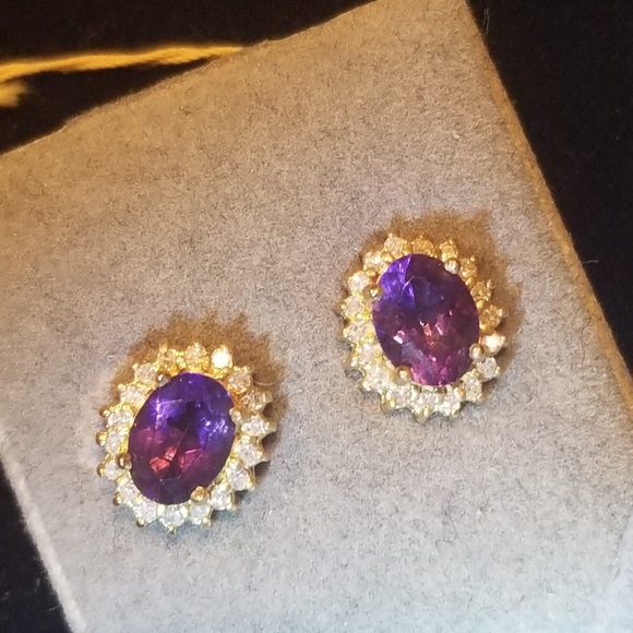 Jewelry - Exquisite Diamond & Amethyst 14k Stud Earrings
